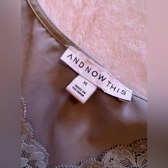 And NOW This crop to cami gray sleeveless with a pleat design on the front XL - Picture 7 of 16